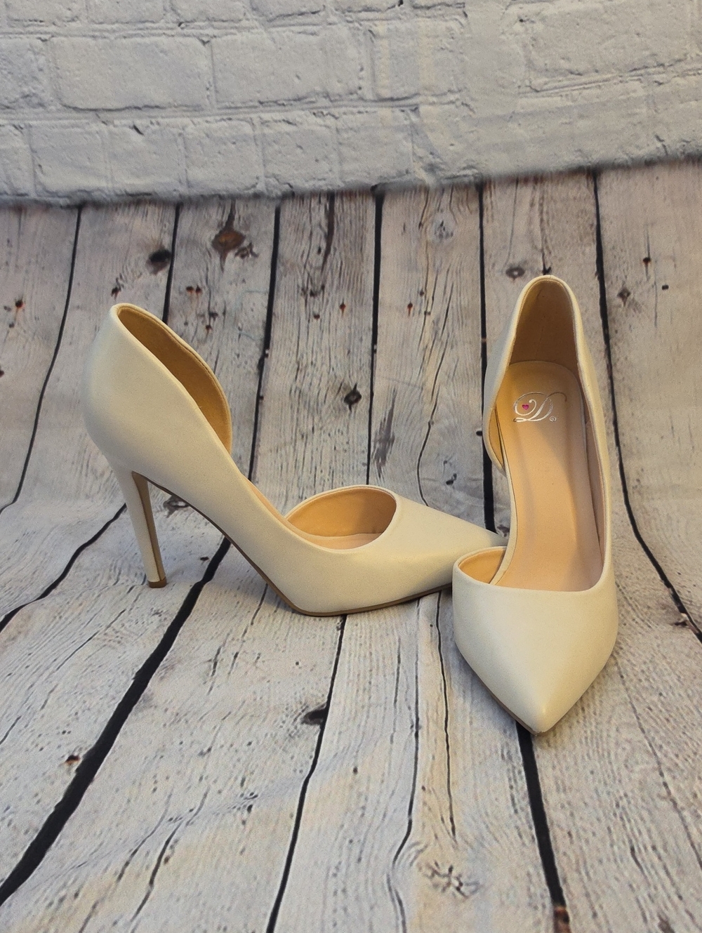 Delicious D'Orsay Pumps Cream Womens 8 1/2